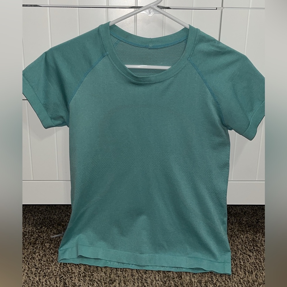 Lululemon swiftly hip length size 6